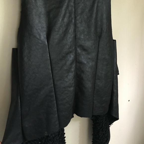 Dolce Cabo Black Vegan Leather/Shearling Open Vest - Picture 5 of 8